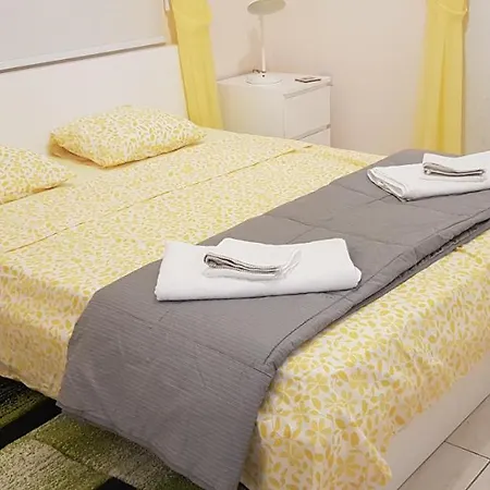 Apartment D104 Royal Seacrest