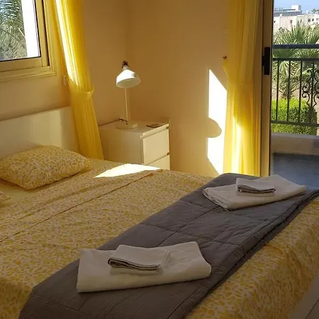 D104 Royal Seacrest Apartment *
