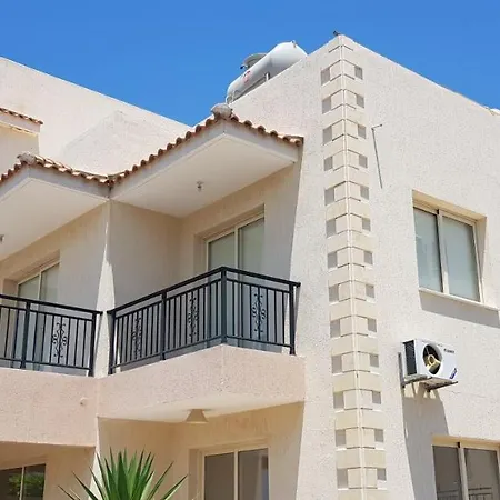 D104 Royal Seacrest *